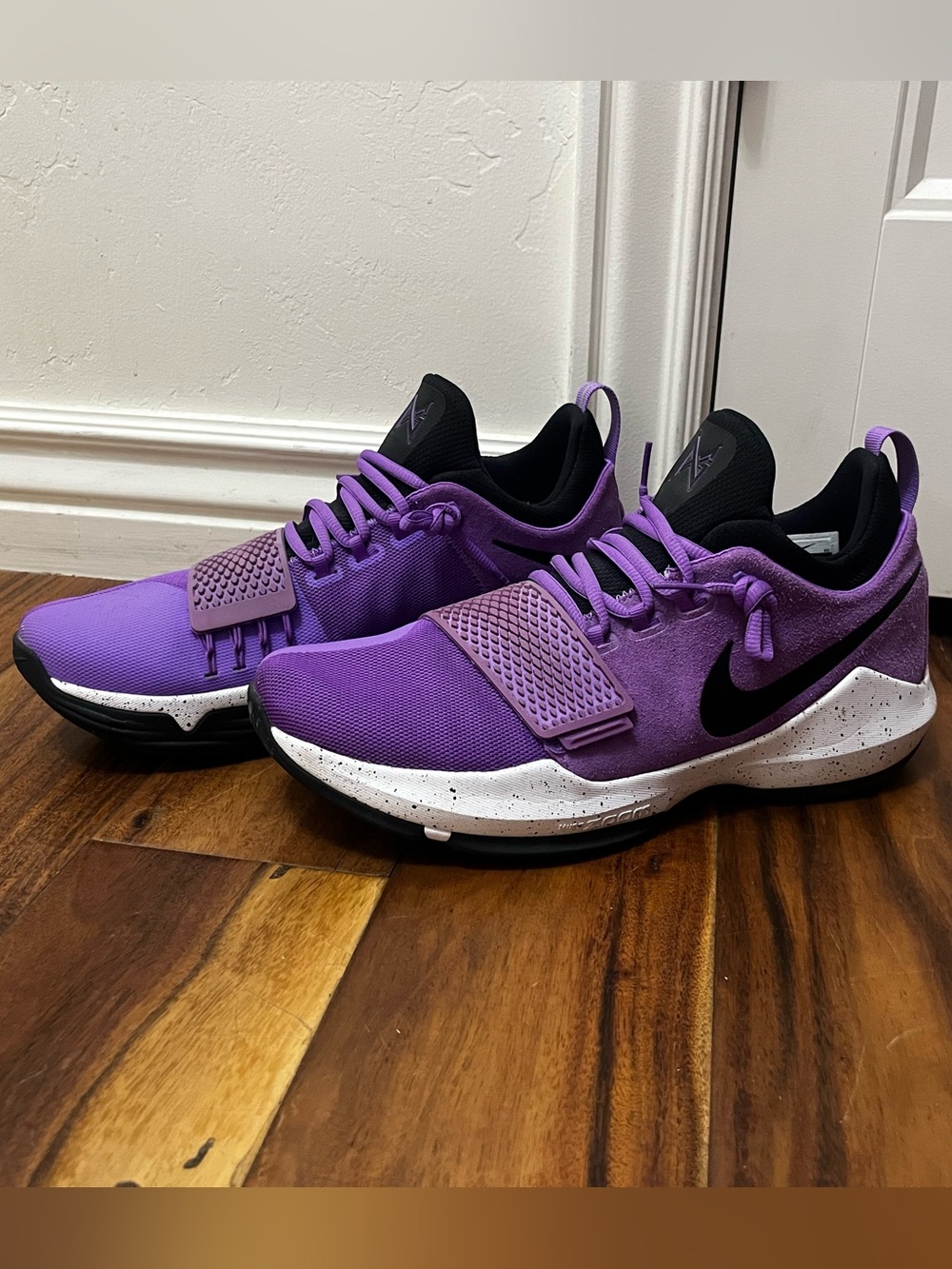 Nike PG1 Paul George basketball shoes